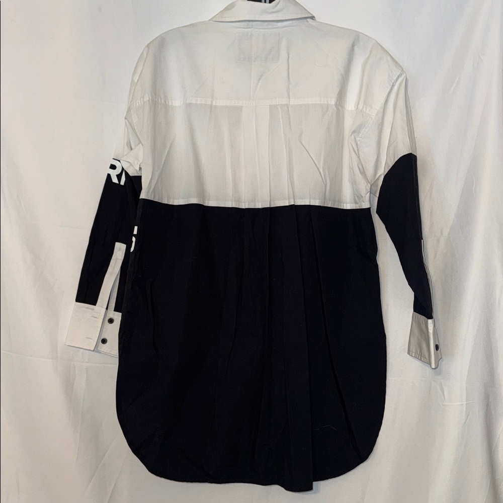 Women's Colorblock Button-Front Cotton Top - Picture 6 of 9